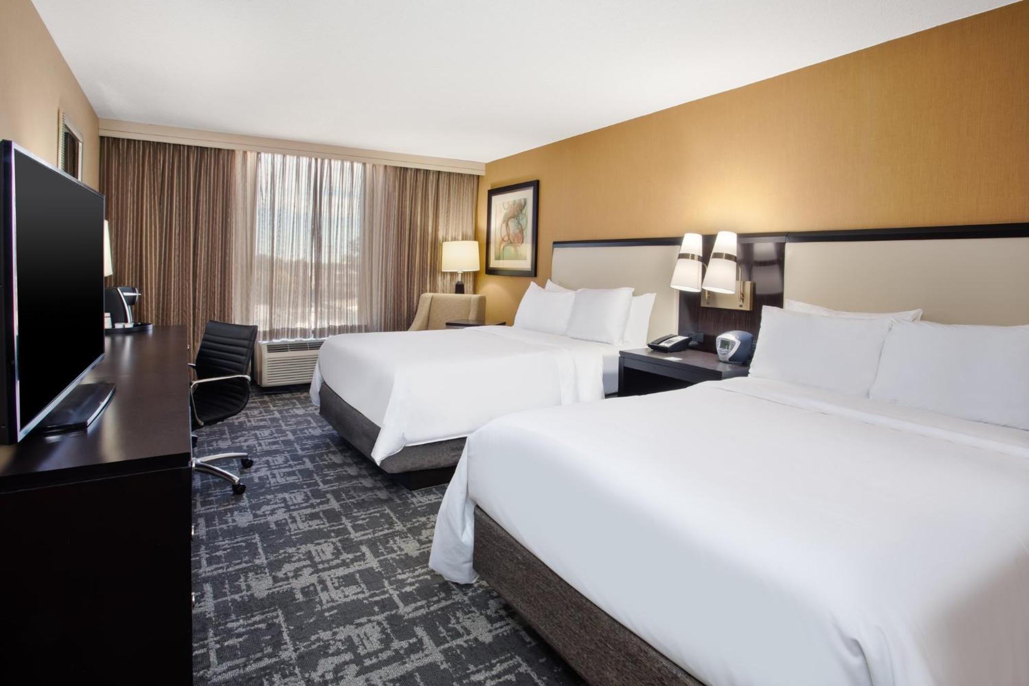 Crowne Plaza Greenville By Ihg Екстер'єр фото